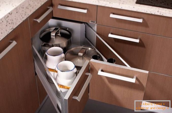 Corner kitchen drawers
