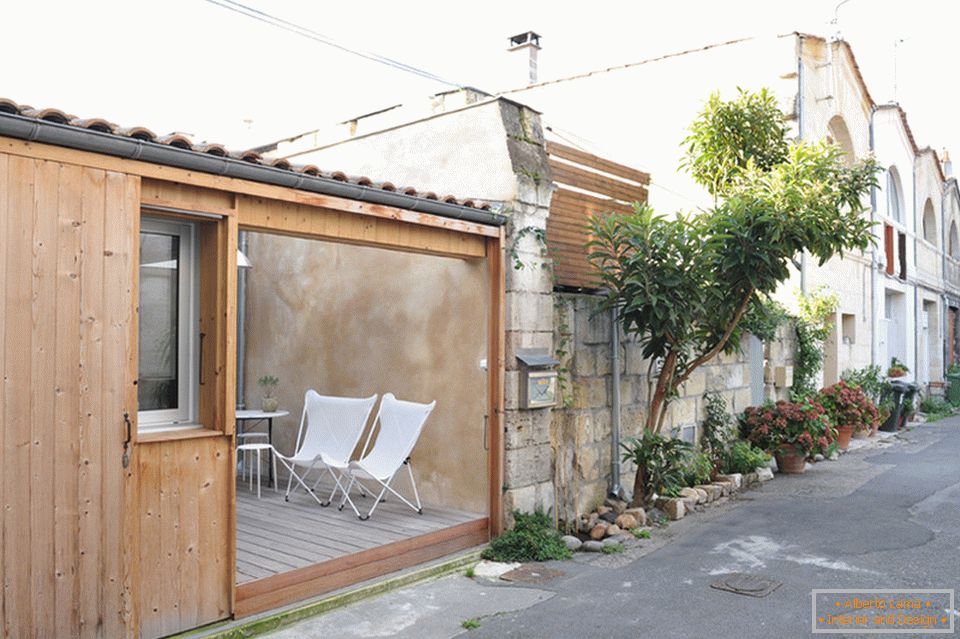 Veranda in the garage