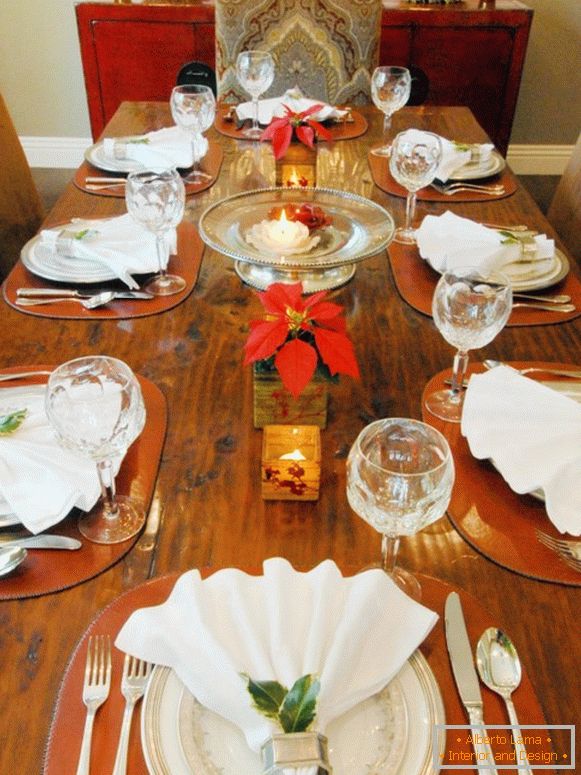 How to decorate a table for the New Year 2015