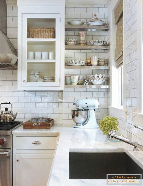 Open-shelves-in-the-kitchen