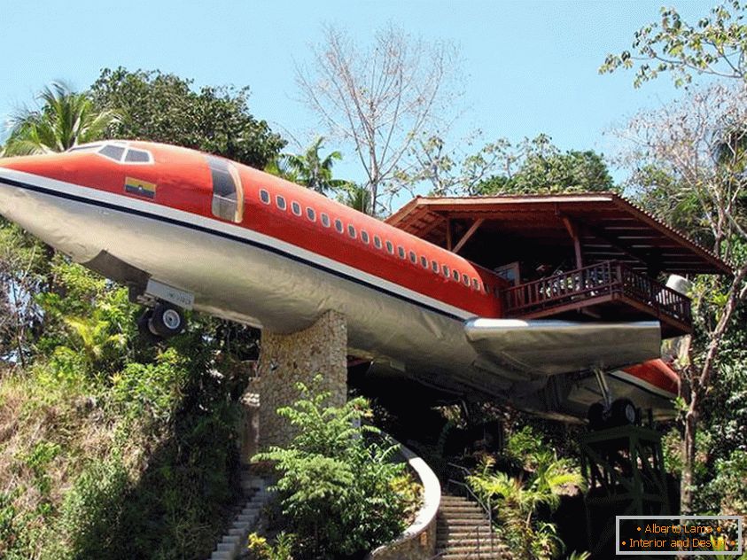 Plane Treehouse (Costa Rica)