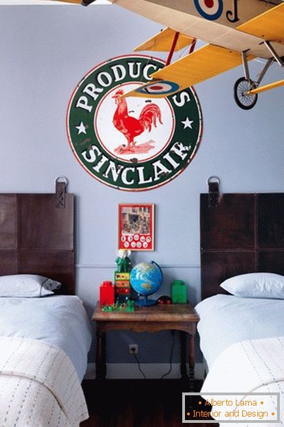 Very cool children's decor for two boys