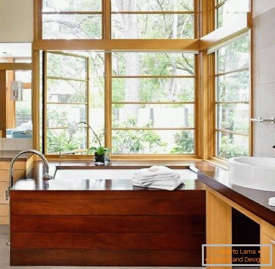 Wooden bath in oriental style