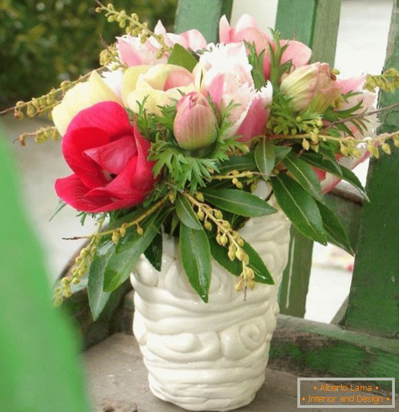 Bouquet of pink and red flowers