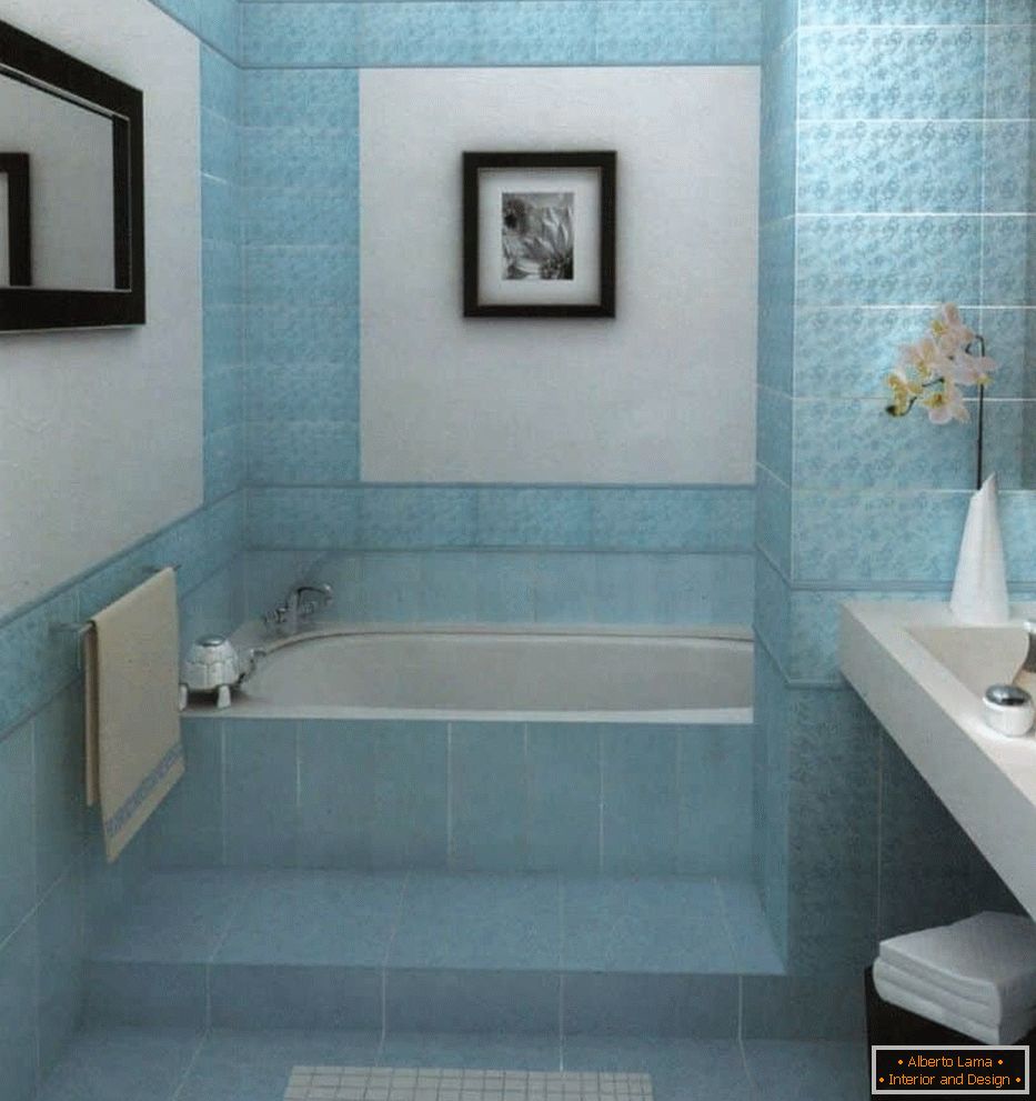 Bathroom in Khrushchevka in turquoise tones