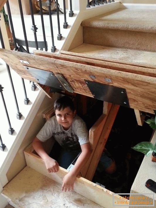 secret-shelter-under-stairs
