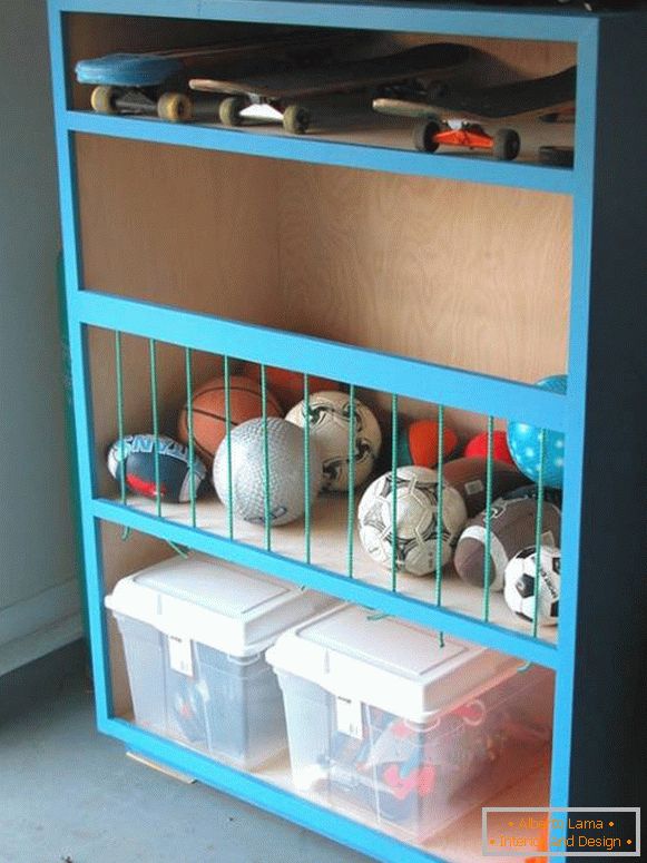 Storage of sports equipment in the nursery