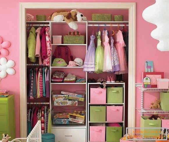 Wardrobe system for children