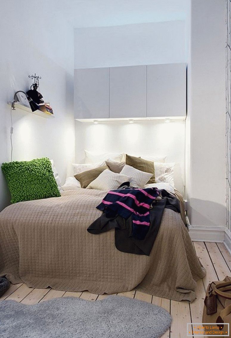 Suspended closets above the bed