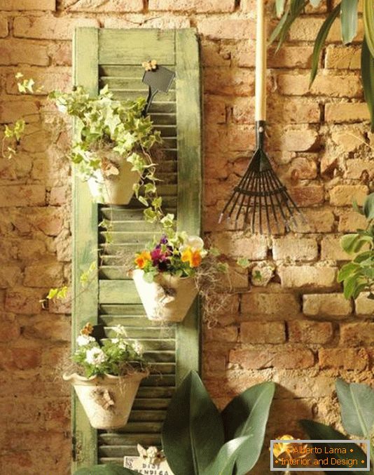 The use of old shutters