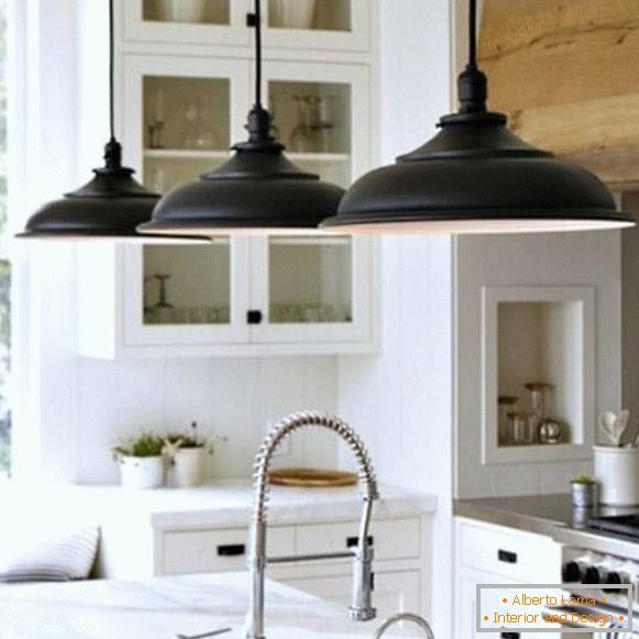 Suspended light fixturesдля кухни в стиле кантри