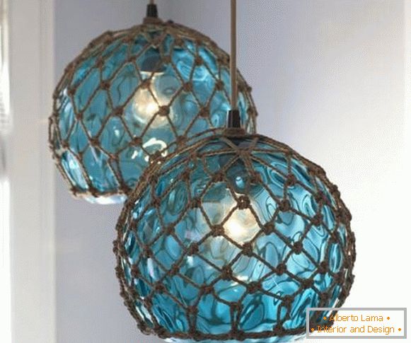 Suspended light fixtures