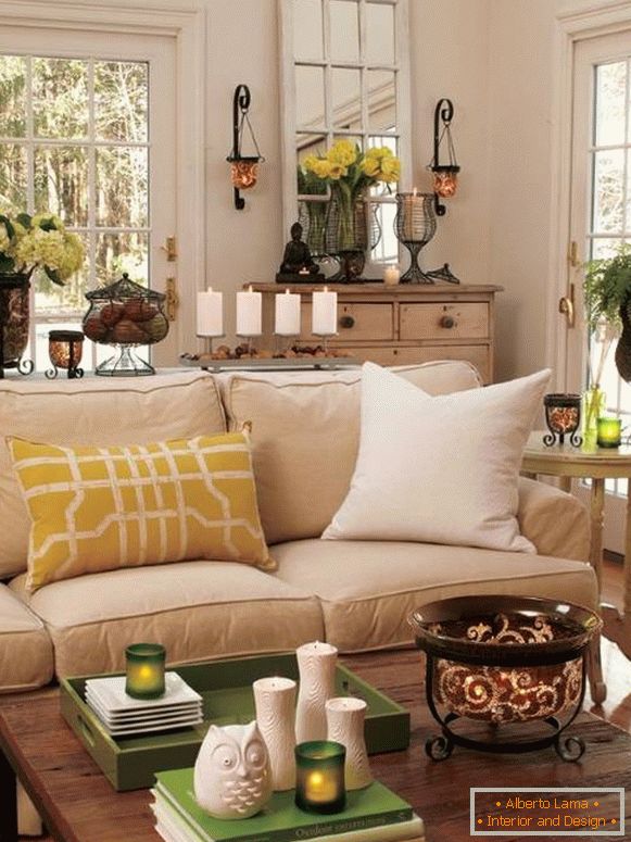 White and green decor on the table