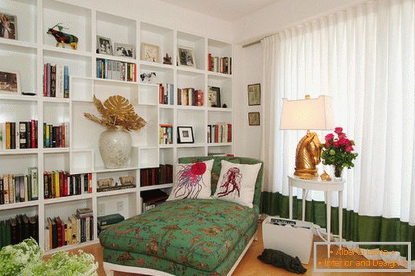 Built-in full-wall bookcase