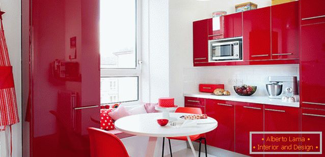 Juicy red and white kitchen design