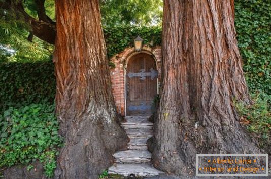 Fantastic door in the garden design