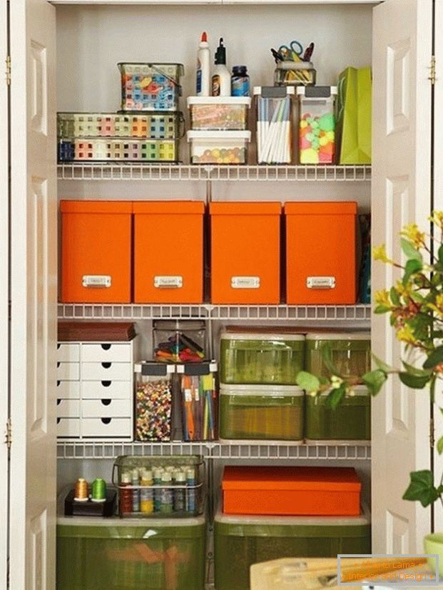 Storage rack in the pantry