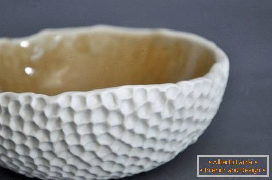 Sculptural ceramic tableware