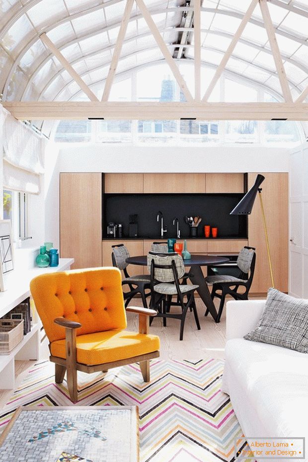 Transparent ceiling in the living room