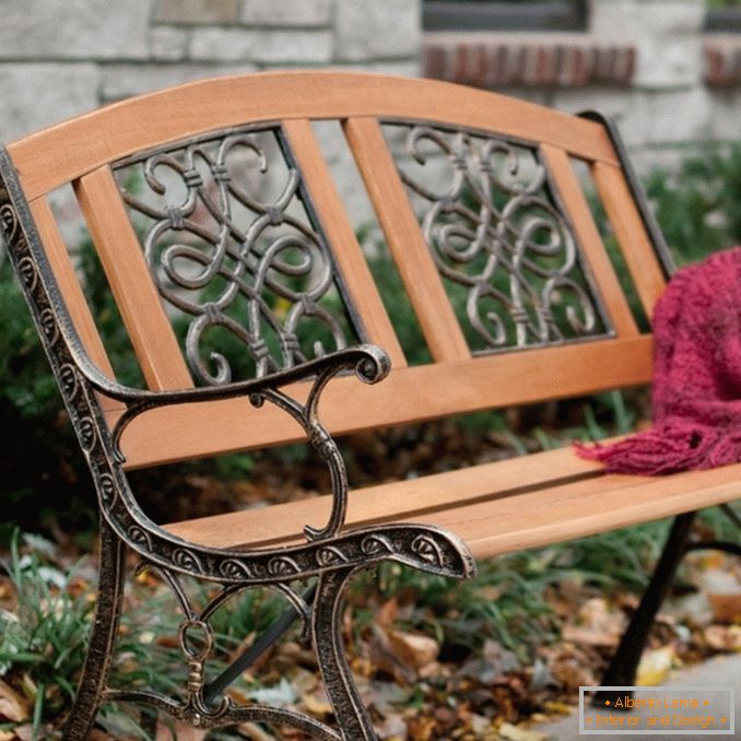 Openwork benches for your garden