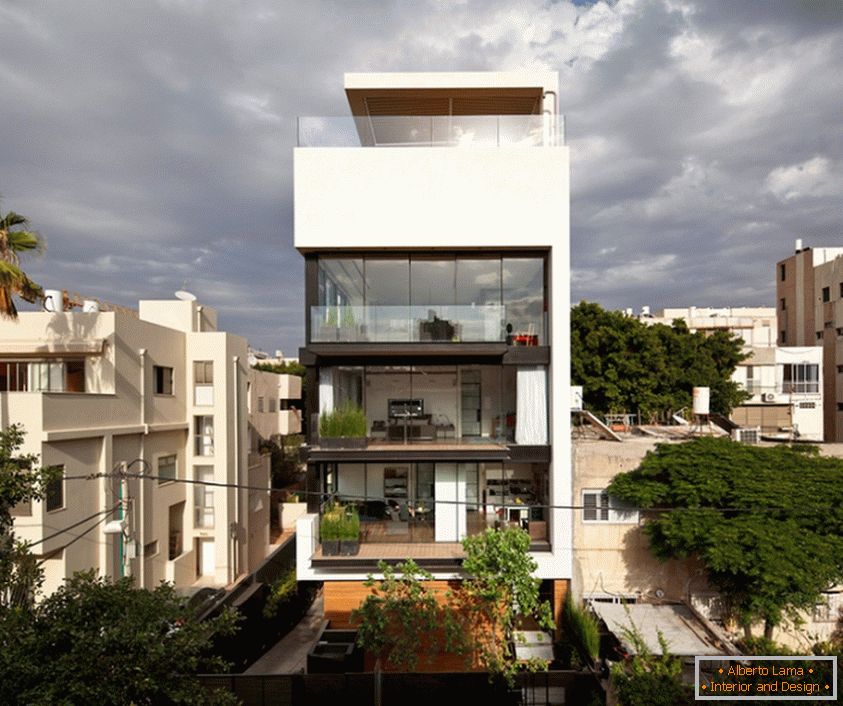 Elegant mansion in Tel Aviv