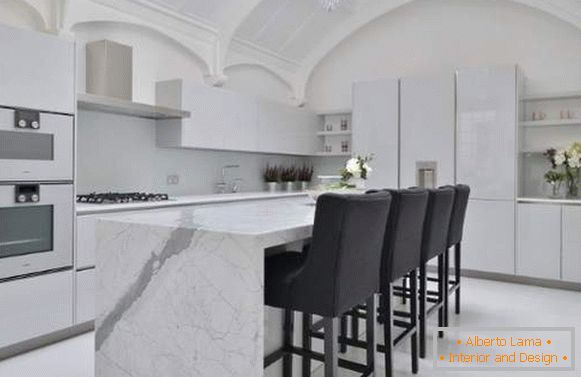 Kitchen white gloss - photo of unusual design in the interior