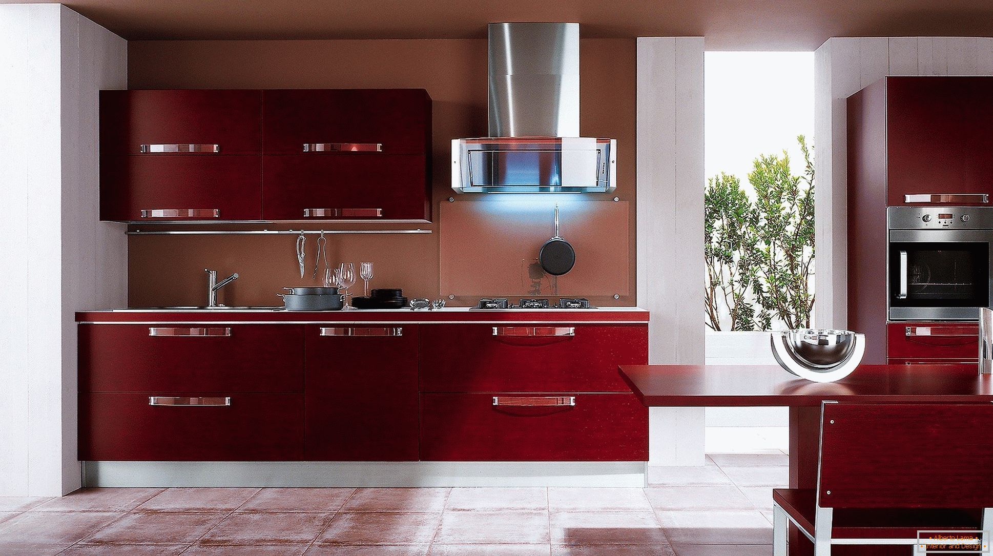 The combination of colors of bordeaux and metallic elements of the kitchen