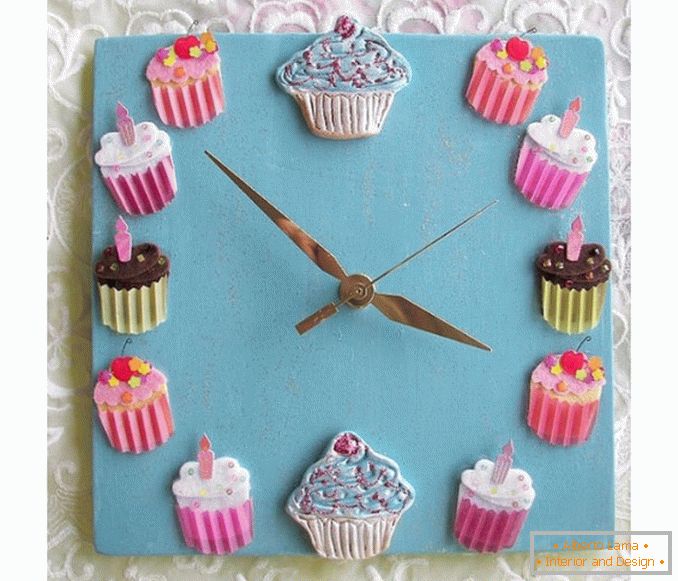 Wall clock cupcakes