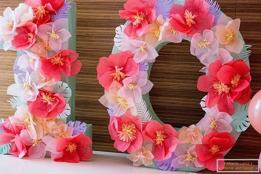Volumetric frame decorated with flowers