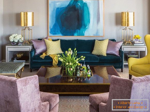 Living room design: a combination of luxurious shades and gold