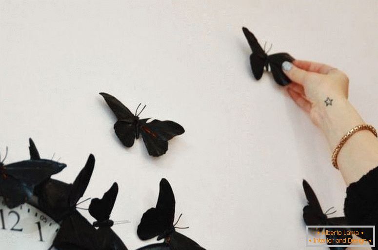 Mounting butterflies against the wall