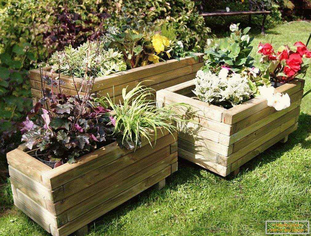 Drawers in the garden