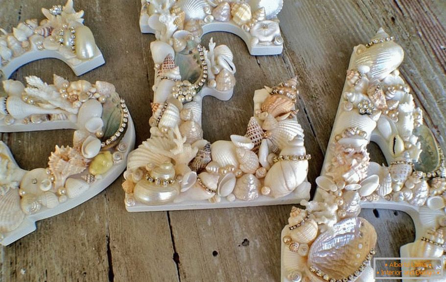 Letters with decor of shells
