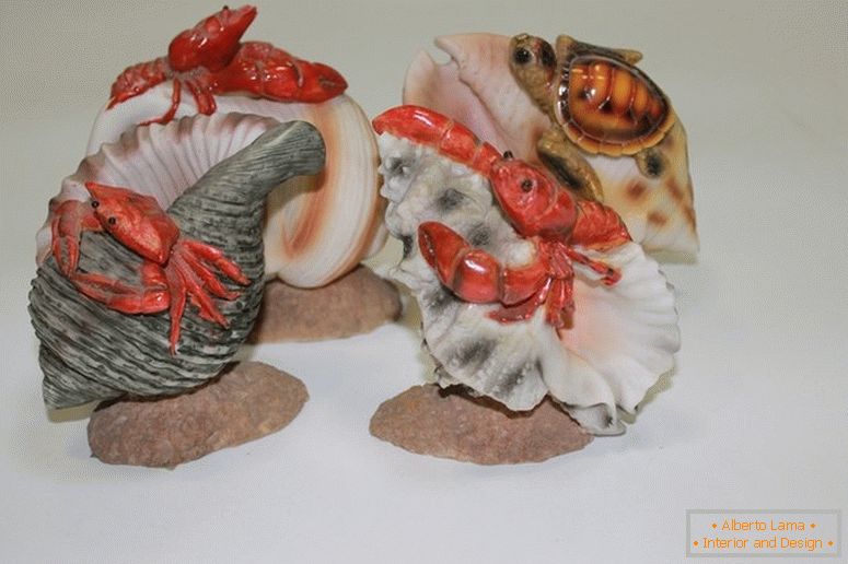 Figurines made of shells