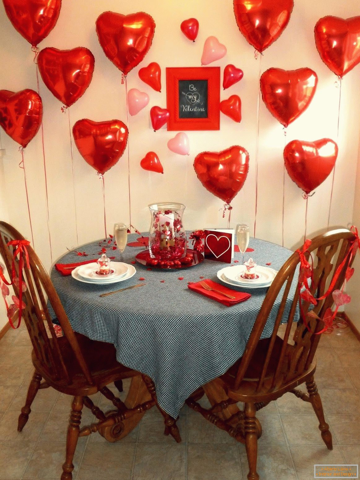 Decorating the room for a romantic dinner