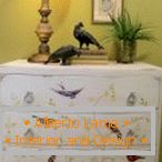 Birds on the commode