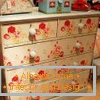 Chest of drawers with roses