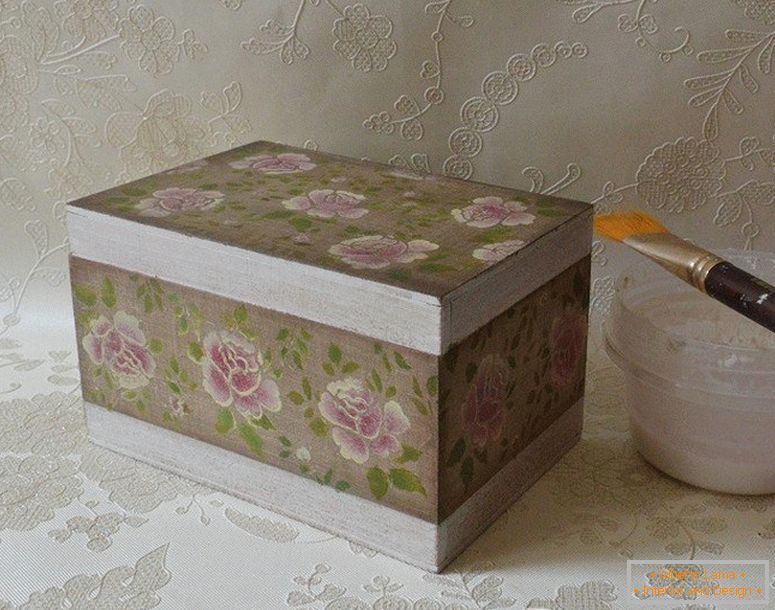 Wallpapers with flowers on the box