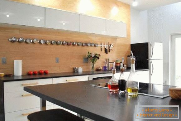 Magnetic tape as the decor of kitchen walls
