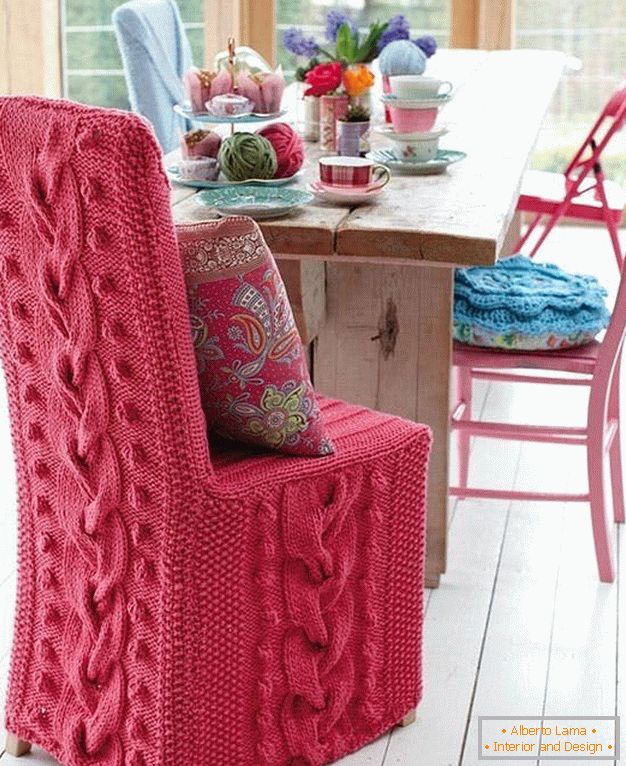 Knitted cushion covers for a chair