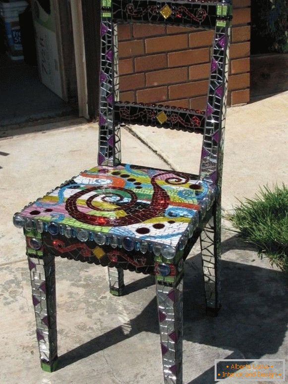 Sealing a chair with mosaic