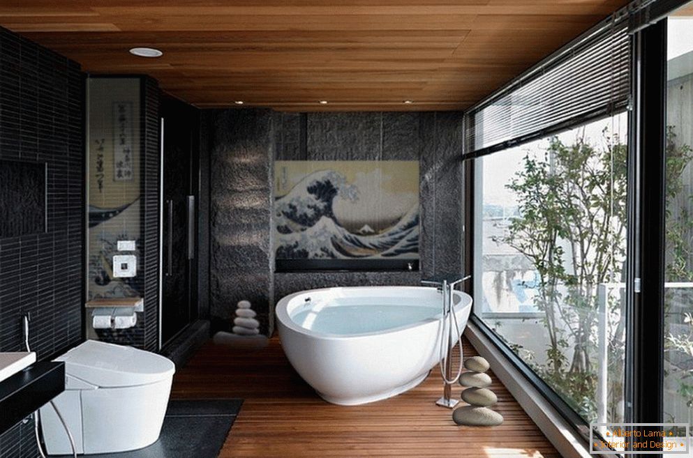 Glass wall in the bathroom