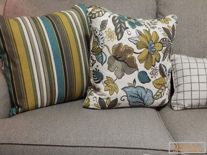 Decorative pillows с разным рисунком