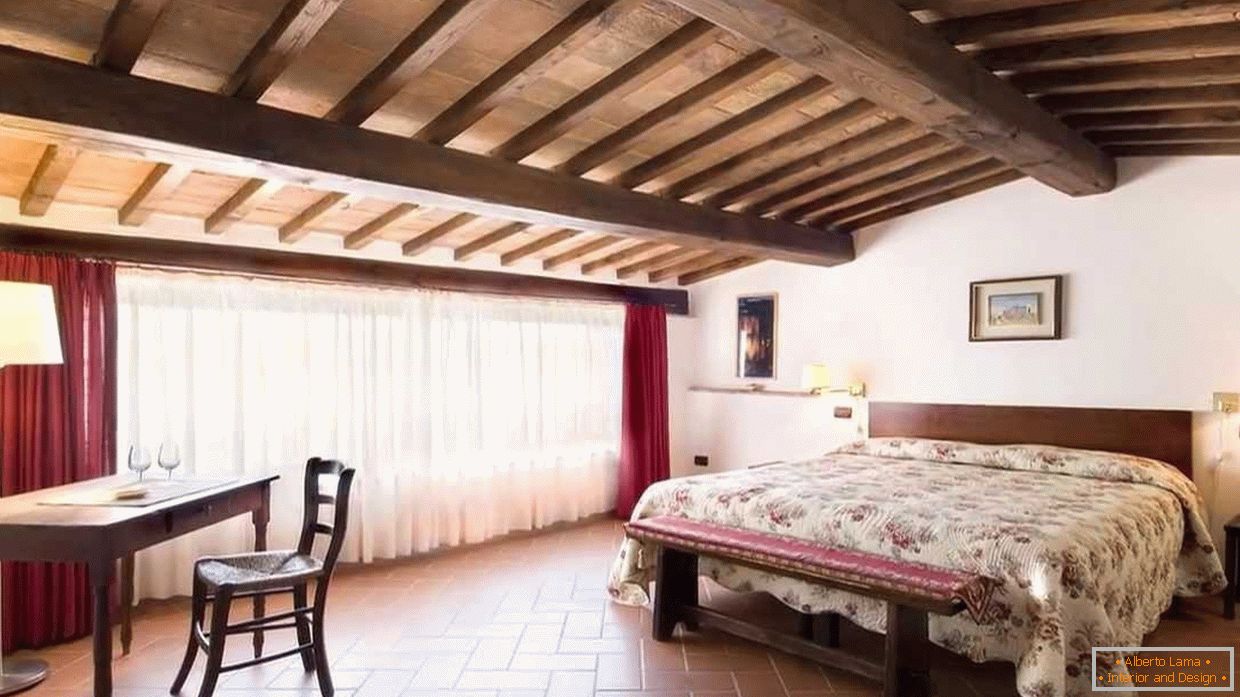 Wooden ceiling from beams