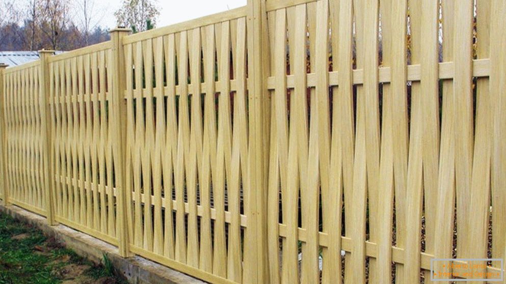 Braided fence from slats