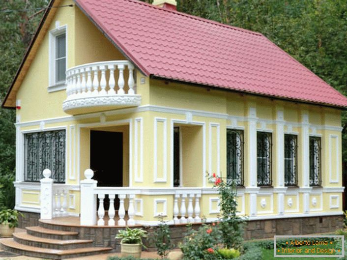 A small house in the forest is decorated in the same style. Facade stucco attaches to the style of completeness.