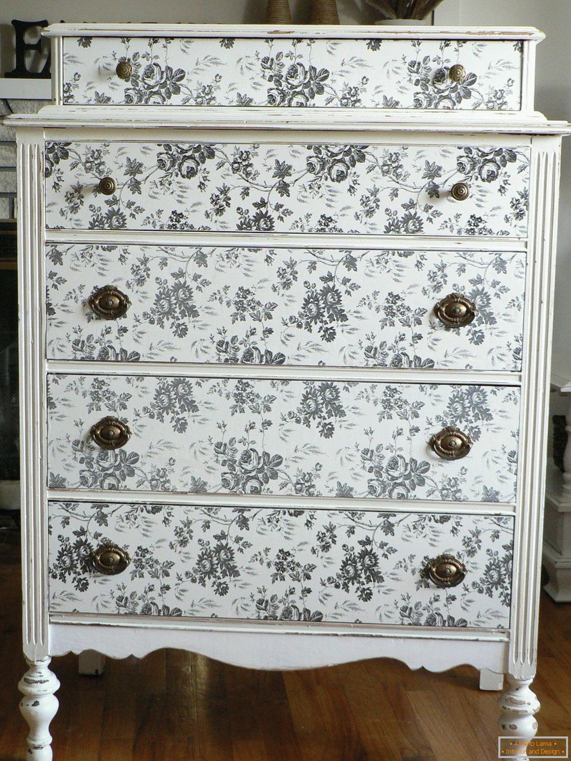 White chest with gray patterns