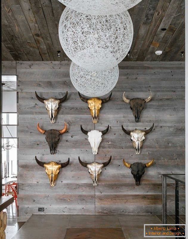Wall decoration with bull heads