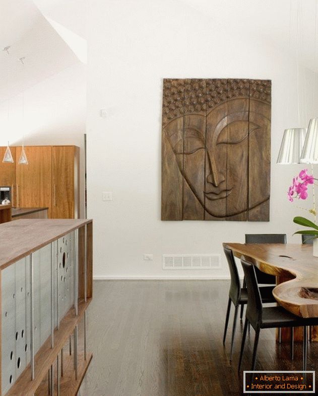 Wooden paintings well fit in the decor of the house