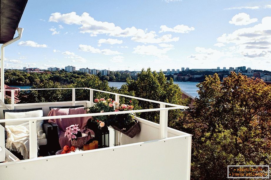 Balcony with City View